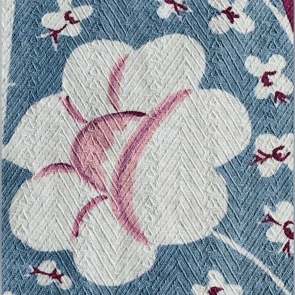 Vintage Pretty Floral Print Tablecloth on Woven Jacquard Cotton 1940’s - Picture 7 of 15